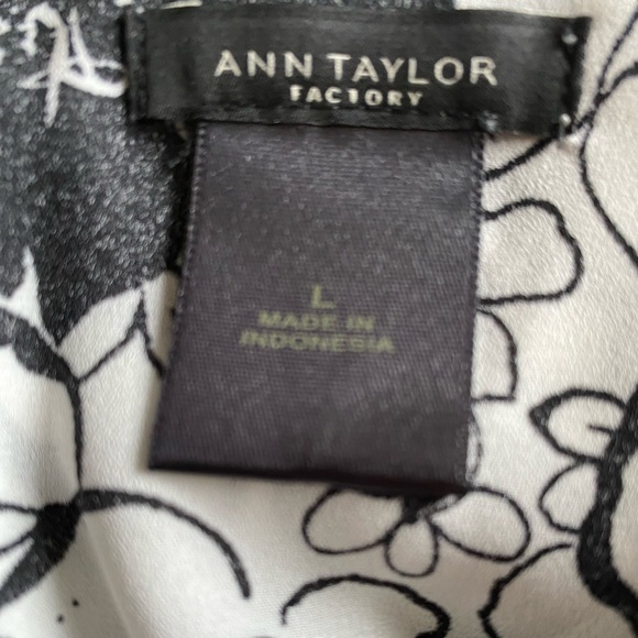 Anne Taylor sleeveless top, black and white. - Picture 2 of 2